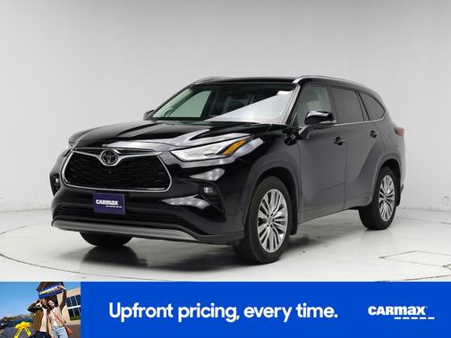 Black 2023 Toyota Highlander Platinum