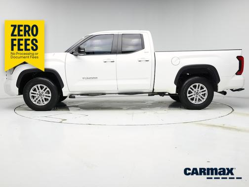 White 2024 Toyota Tundra SR5