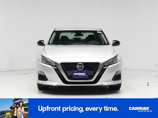 Silver 2022 Nissan Altima SR