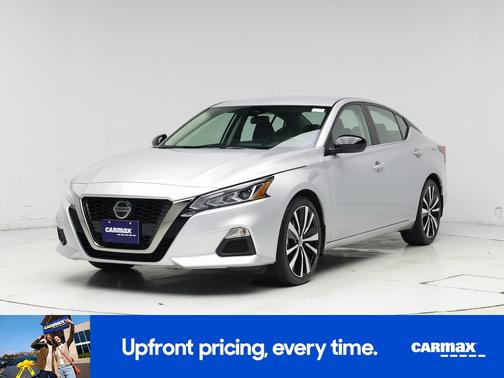 Silver 2022 Nissan Altima SR