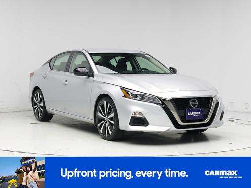 Silver 2022 Nissan Altima SR