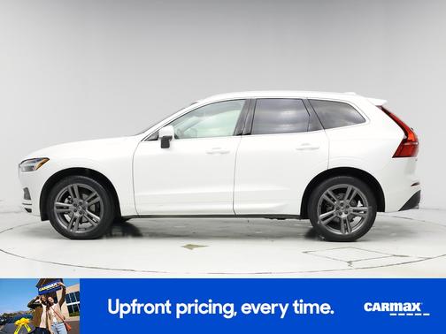 White 2019 Volvo XC60 T5 Momentum