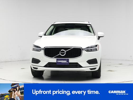 White 2019 Volvo XC60 T5 Momentum