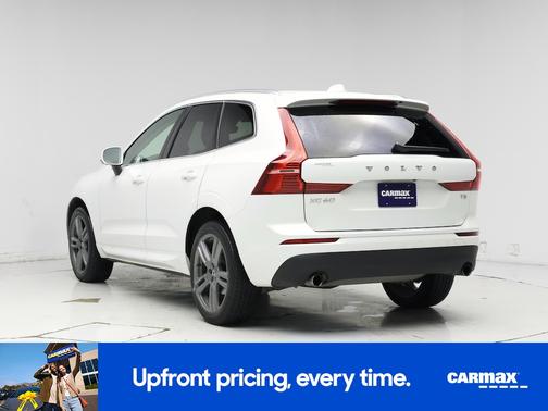 White 2019 Volvo XC60 T5 Momentum