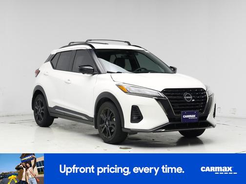White 2022 Nissan Kicks SR