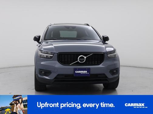 Gray 2022 Volvo XC40 T5 R-Design