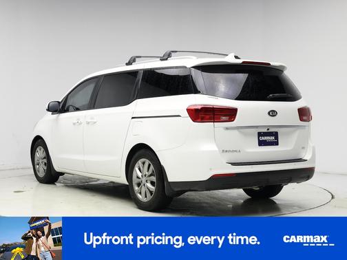 White 2021 Kia Sedona EX