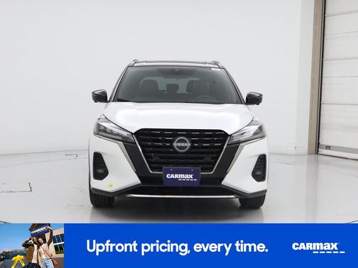 White 2024 Nissan Kicks SR