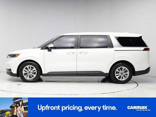 2022 Kia Carnival LX