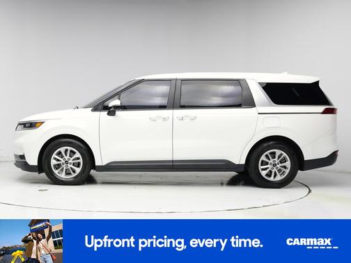 2022 Kia Carnival LX