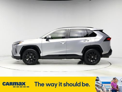 2022 Toyota RAV4 Hybrid SE