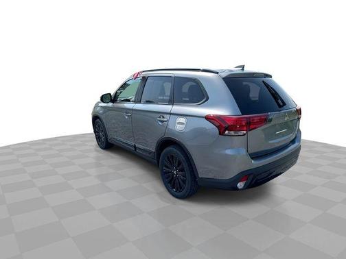 2020 Mitsubishi Outlander LE