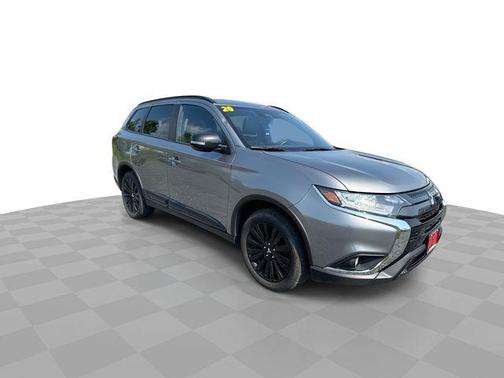 2020 Mitsubishi Outlander LE