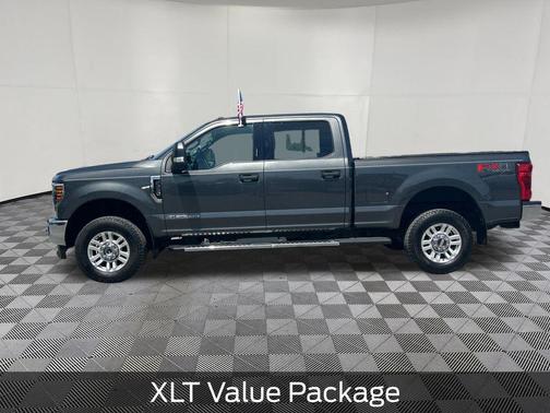MAGNETIC 2018 Ford F-250 XLT