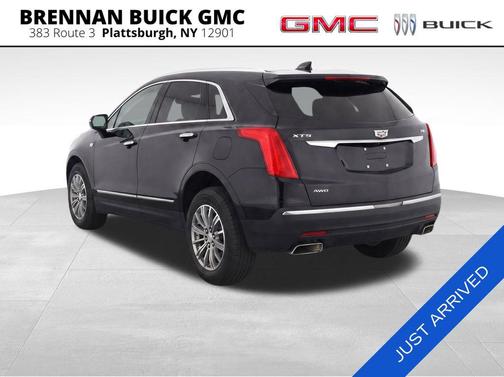 Dark Granite Metallic 2017 Cadillac XT5 Luxury