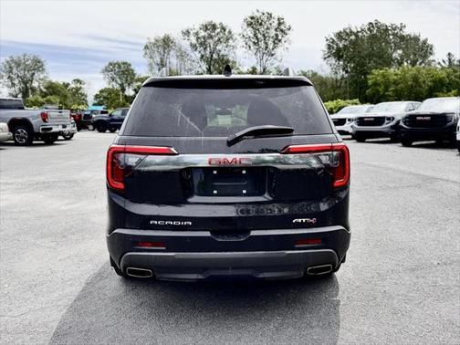 2023 GMC Acadia AWD AT4