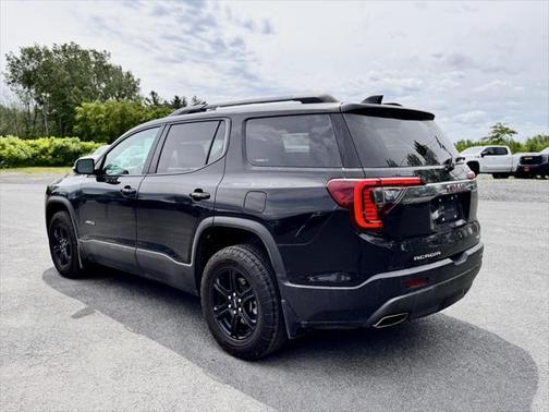 2023 GMC Acadia AWD AT4