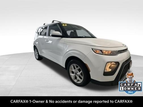 Snow White Pearl 2022 Kia Soul LX