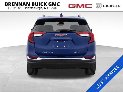 Marine Metallic 2023 GMC Terrain SLT