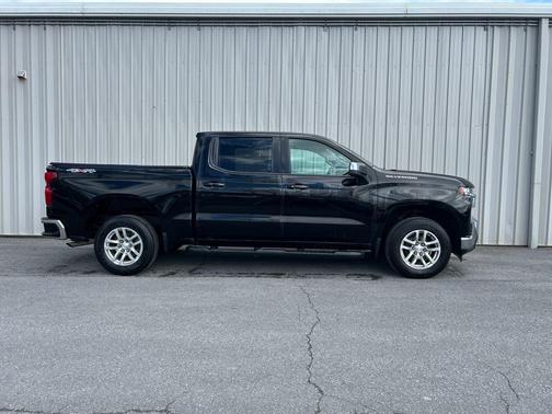 Black 2021 Chevrolet Silverado 1500 LT