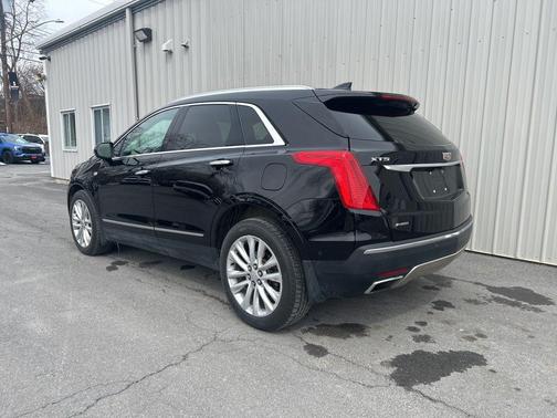 Stellar Black Metallic 2017 Cadillac XT5 Platinum