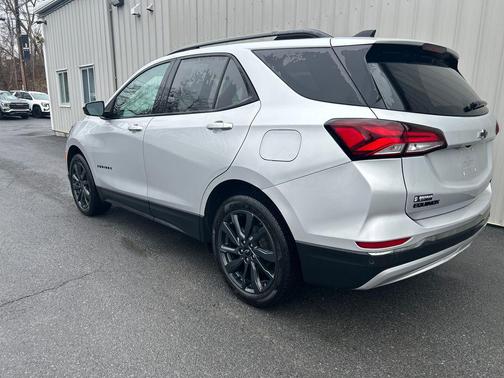 Silver Ice Metallic 2022 Chevrolet Equinox AWD RS