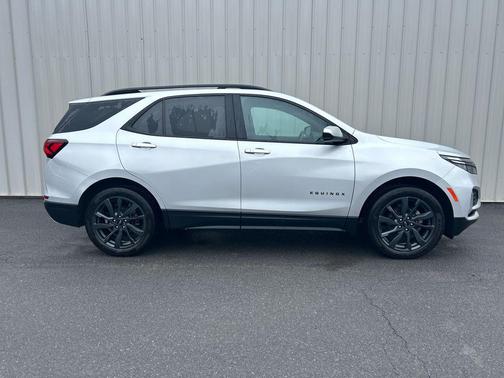 Silver Ice Metallic 2022 Chevrolet Equinox AWD RS