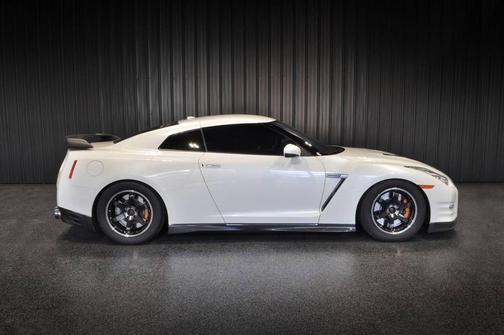 2014 Nissan GT-R Black Edition