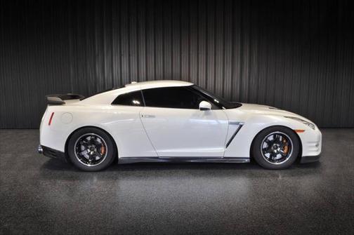 2014 Nissan GT-R Black Edition