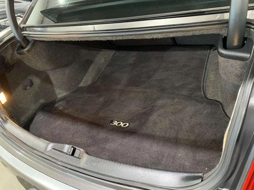 2017 Chrysler 300C Platinum