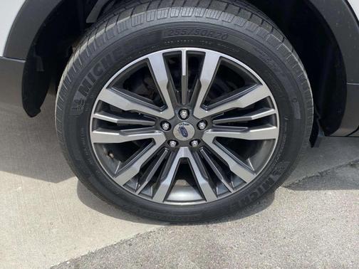 White Platinum Metallic Tri-Coat 2016 Ford Explorer Platinum
