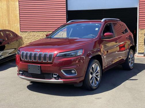 Velvet Red Pearlcoat 2019 Jeep Cherokee Overland