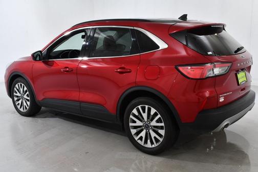2022 Ford Escape Titanium Hybrid