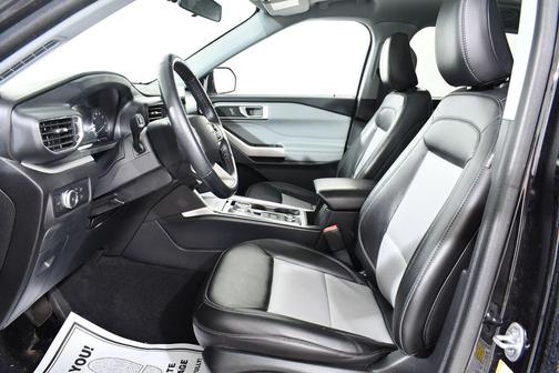 Agate Black Metallic 2022 Ford Explorer XLT