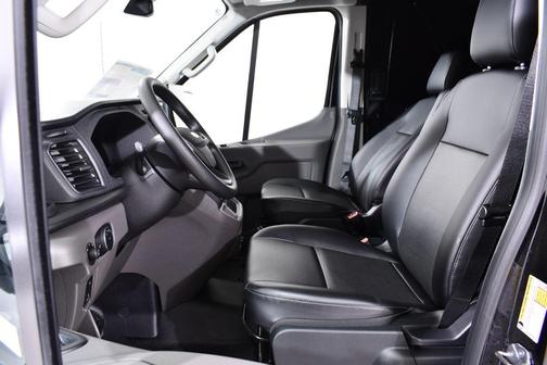 2026 Ford Transit-250 148 WB Medium Roof Cargo