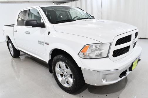 2016 RAM 1500 SLT