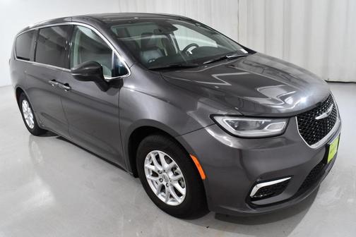 2023 Chrysler Pacifica Touring-L