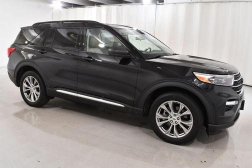 Agate Black Metallic 2022 Ford Explorer XLT