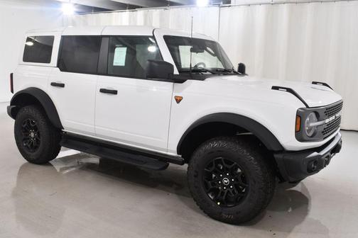 Oxford White 2026 Ford Bronco Badlands