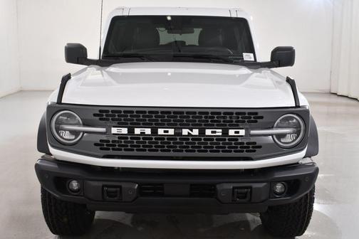 Oxford White 2026 Ford Bronco Badlands