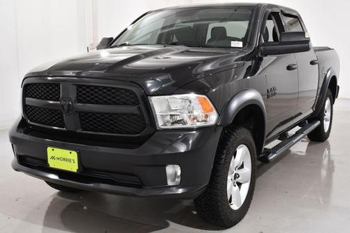 Brilliant Black Crystal Pearlcoat 2016 RAM 1500 Tradesman