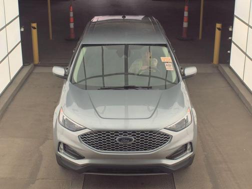 Silver Metallic 2024 Ford Edge SEL