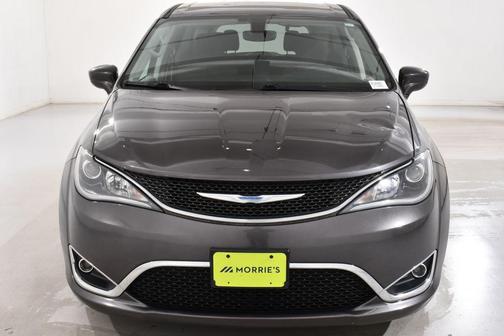 Granite Crystal Clearcoat Metallic 2018 Chrysler Pacifica Touring Plus