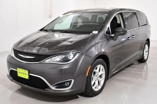 Granite Crystal Clearcoat Metallic 2018 Chrysler Pacifica Touring Plus