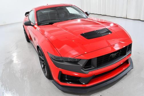 2025 Ford Mustang Dark Horse