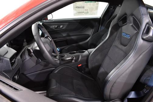 2025 Ford Mustang Dark Horse