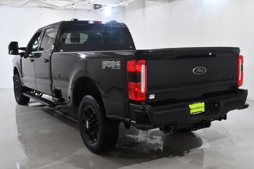 2025 Ford F-350 Lariat Super Duty