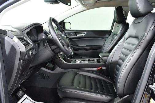 Agate Black Metallic 2022 Ford Edge SEL