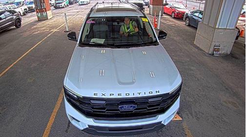 Oxford White 2025 Ford Expedition Active