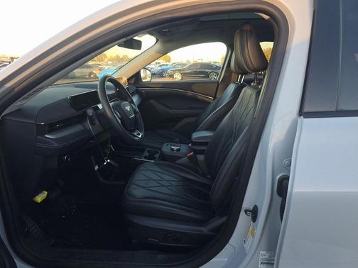 2023 Ford Mustang Mach-E California Route 1